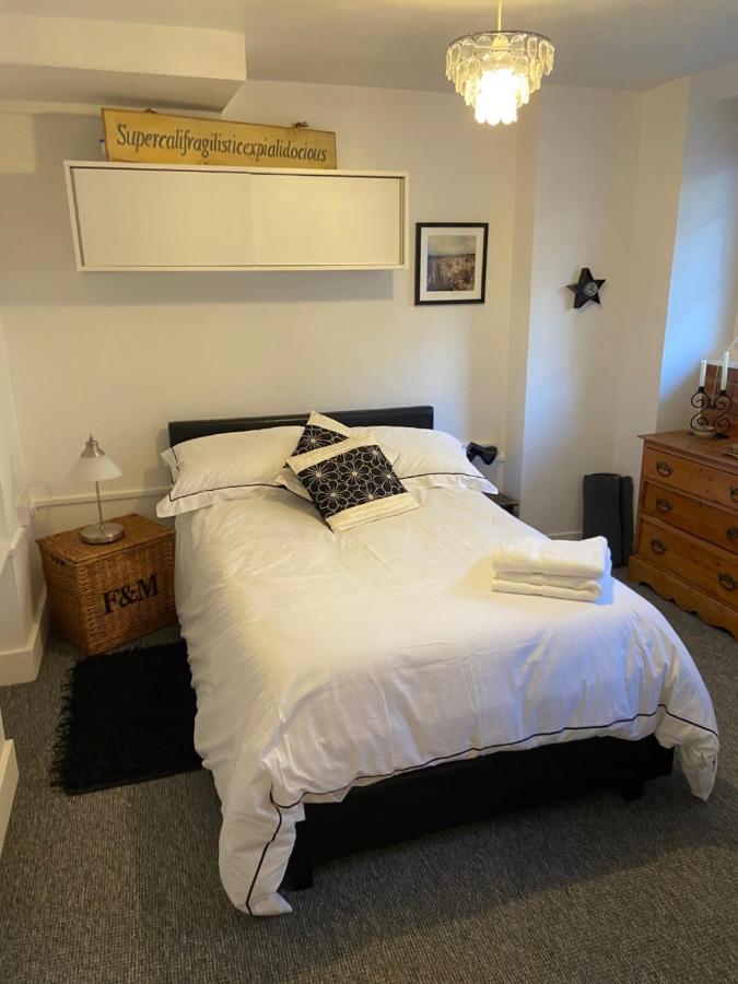 Great Rooms In An Uber Cool Flat! London Bridge Exteriör bild